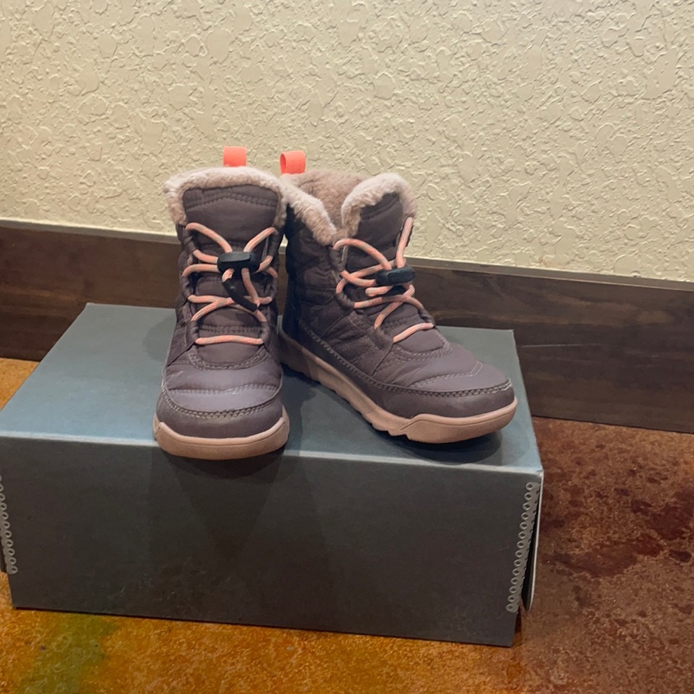 Precious toddler girl sorel boots - lightly loved. Purple with pink laces.